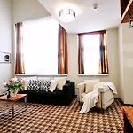 423 W Pieciogwiazdkowym Royal Tulip Plaza 200 M Dobruk شقة *