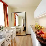 423 W Pieciogwiazdkowym Royal Tulip Plaza 200 M Dobruk شقة