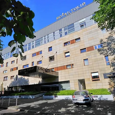 423 W Royal Tulip 200 M Plaza Dobruk Apartment *