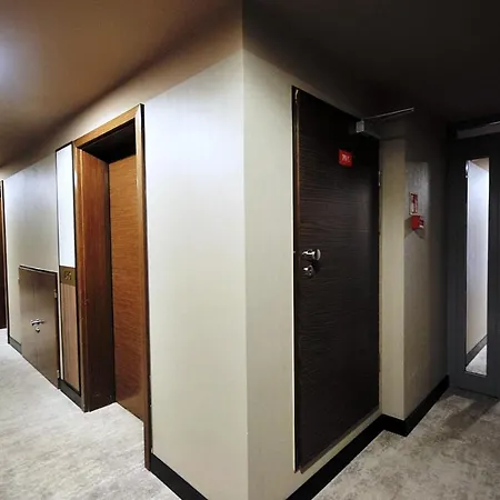 423 W Royal Tulip 200 M Plaza Dobruk Apartment *
