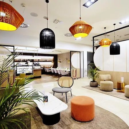423 W Royal Tulip 200 M Plaza Dobruk